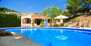 Piscina privada y ducha exterior