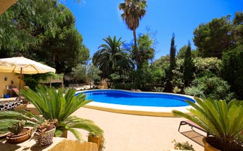 Disfrute de su propia piscina con total privacidad