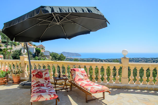 Alquiler de chalet lujoso con piscina privada en la Costa Blanca, cerca de la playa