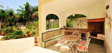 Barbacoa con comedor de villa Alegre