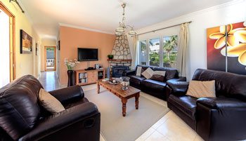 Sala de estar chalet cerca de la costa española