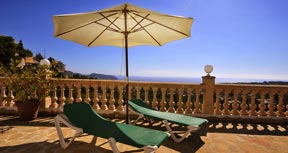 tumbonas de villa de alquiler en la Costa Blanca